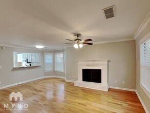 5210 Laurel Bridge Dr SE in Smyrna, GA - Foto de edificio - Building Photo