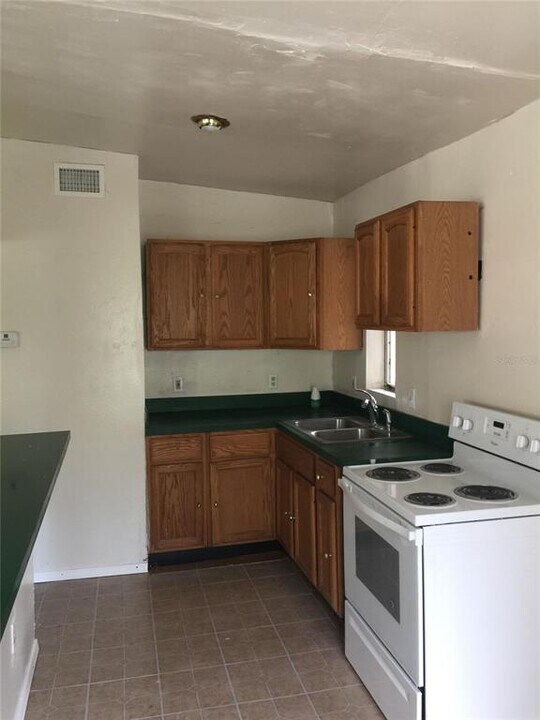 6128 Strawflower Pl in Jacksonville, FL - Building Photo