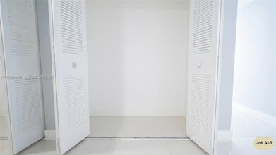 750 NW 43rd Ave, Unit 416 in Miami, FL - Building Photo - Building Photo