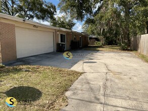 4805 Locksley Ave in Jacksonville, FL - Foto de edificio - Building Photo