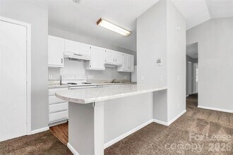 6146 Meadow Rose Ln in Charlotte, NC - Building Photo - Building Photo