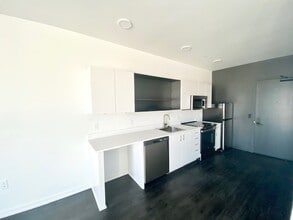 329 5th St in West Des Moines, IA - Building Photo - Building Photo