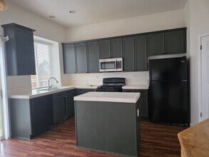 7205 Grand Island Dr in Sparks, NV - Building Photo - Building Photo