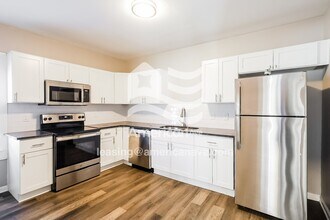 644 E 34th St in Indianapolis, IN - Foto de edificio - Building Photo