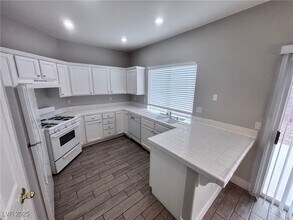7075 Russell Ranch Ave in Las Vegas, NV - Building Photo - Building Photo