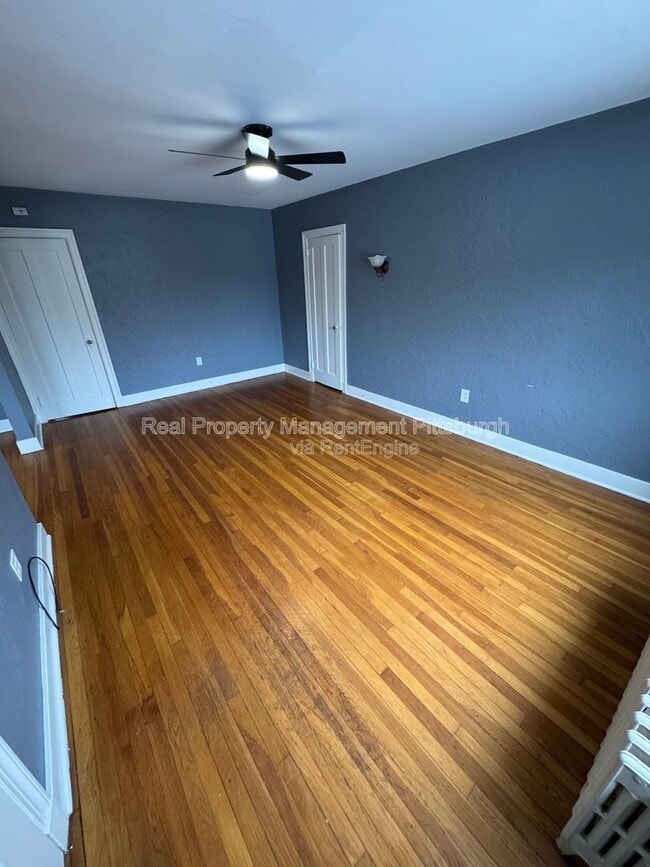 4 Amherst Ave in Pittsburgh, PA - Foto de edificio - Building Photo