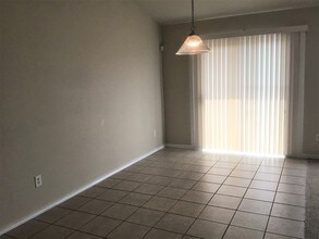 201 Rambling Way in Forney, TX - Foto de edificio - Building Photo