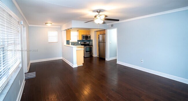 1527 Jackson St in Hollywood, FL - Foto de edificio - Building Photo