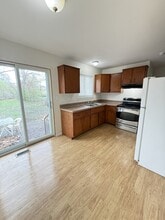 176 N Christine Cir in Mount Clemens, MI - Building Photo - Building Photo