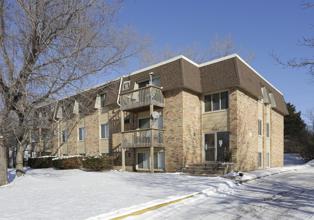 Otty Apartments in Fridley, MN - Foto de edificio