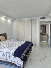 1965 S Ocean Dr, Unit 18 in Hallandale Beach, FL - Building Photo - Building Photo
