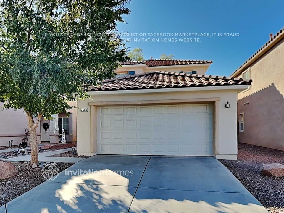 7645 Lookout Hill St in Las Vegas, NV - Foto de edificio
