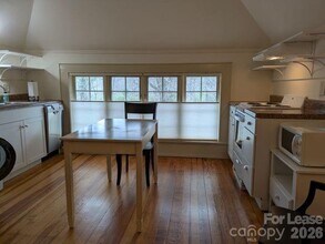 220 Melrose Cir in Tryon, NC - Building Photo - Building Photo