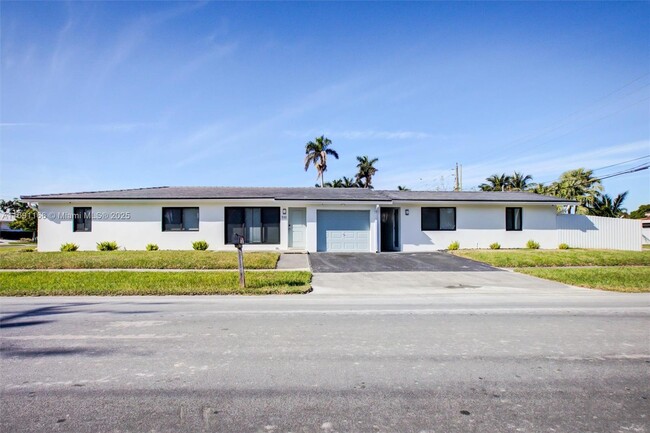 510 SE 3rd Ave in Dania Beach, FL - Building Photo - Building Photo