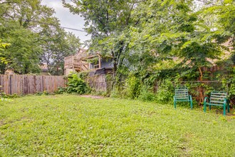 1635 E 70th St in Chicago, IL - Foto de edificio - Building Photo