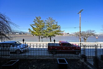 229 Riverside Dr in Covington, KY - Building Photo - Building Photo