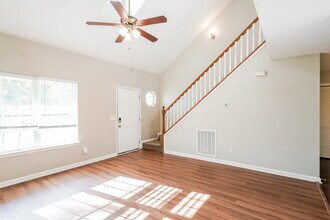 404 Barking Dr in Smyrna, TN - Foto de edificio - Building Photo