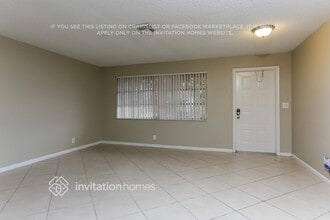 11090 Glenwood Dr, Unit 1812 in Coral Springs, FL - Foto de edificio - Building Photo