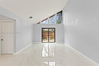 9301 SW 130th St in Miami, FL - Building Photo - Building Photo