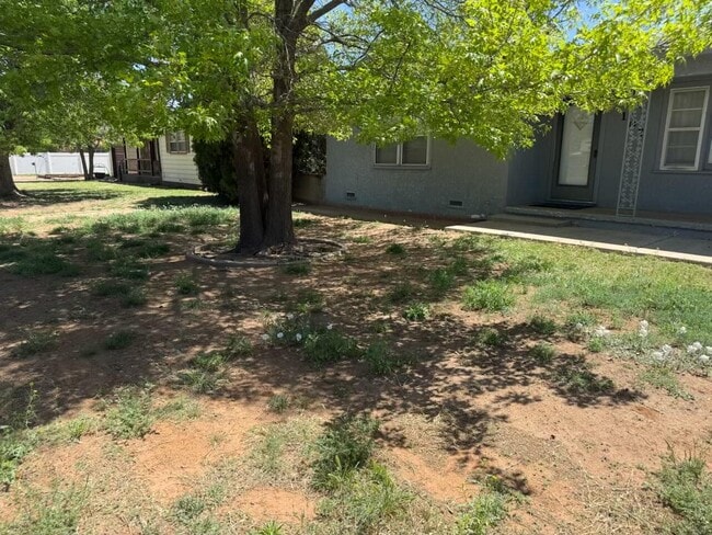 107 Ave G S in Farwell, TX - Building Photo - Building Photo