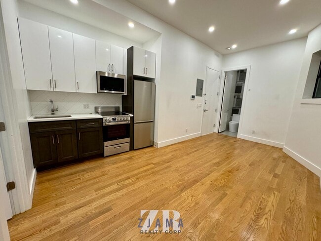 435 DeKalb Ave in Brooklyn, NY - Building Photo - Building Photo