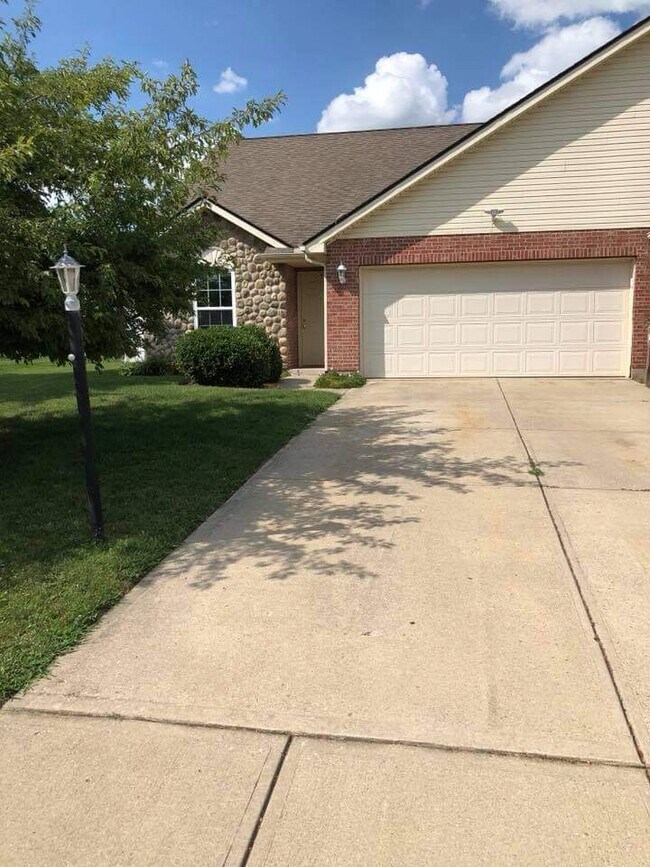 1084 Brookfield Dr Rentals in Waynesville, OH