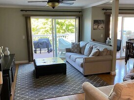 2920 Camino Capistrano, Unit Unit B in San Clemente, CA - Building Photo
