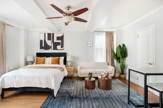 240 W 73rd St in New York, NY - Building Photo - Building Photo