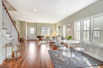 92 Grove St in Montclair, NJ - Building Photo - Building Photo