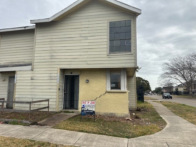 8323 Wilcrest Dr in Houston, TX - Building Photo - Building Photo