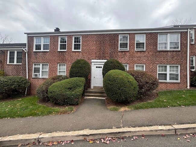 5 Clarmore Dr in Norwalk, CT - Building Photo - Building Photo