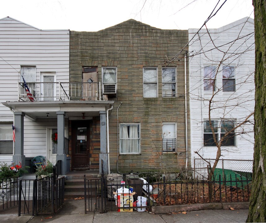 54 Chester Ave in Brooklyn, NY - Building Photo