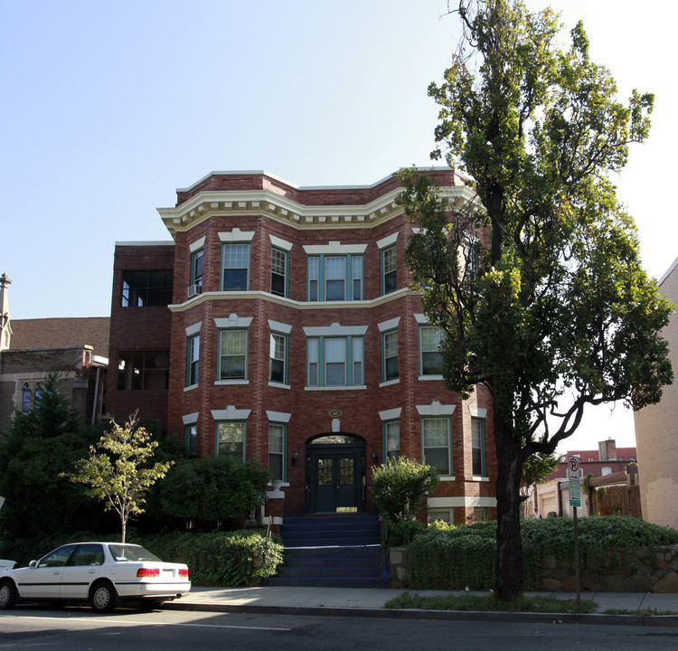 Tivoli Place in Washington, DC - Building Photo