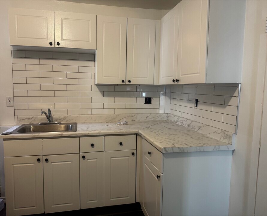 222 Howard Ave, Unit 2 in New Haven, CT - Foto de edificio