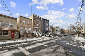 15 Wales Ave in Jersey City, NJ - Building Photo - Building Photo