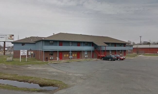Suzanne Apartments in Pine Bluff, AR - Building Photo - Building Photo