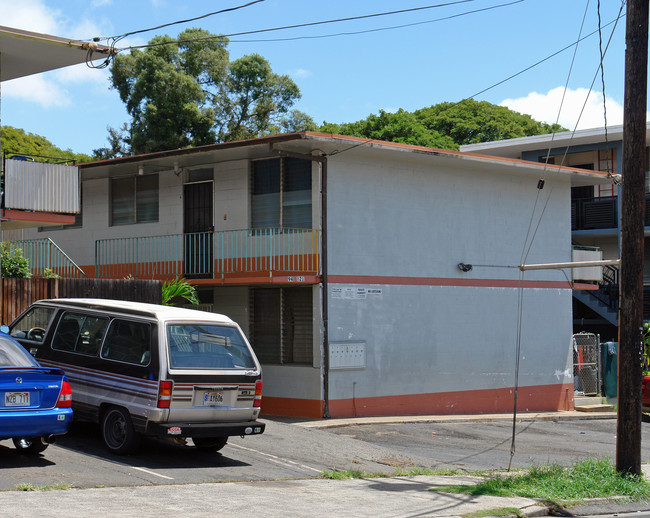 94-121 Pupupuhi St in Waipahu, HI - Foto de edificio - Building Photo