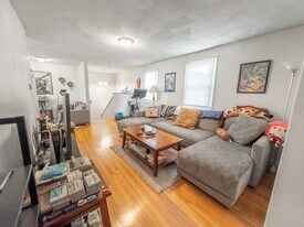 28 Fisk Ave in Somerville, MA - Building Photo