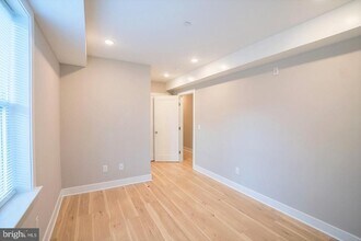 4926 Locust St in Philadelphia, PA - Building Photo - Building Photo