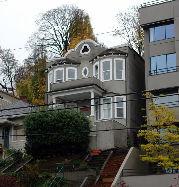 1124 Lakeview Blvd E in Seattle, WA - Foto de edificio