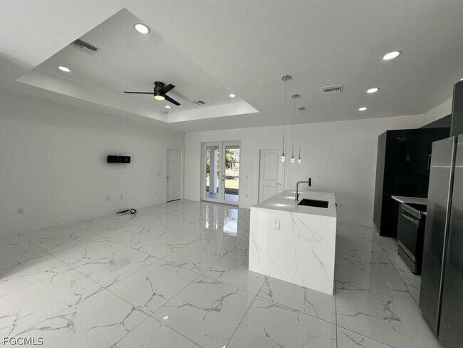 property at 325 Paulcrest Ave