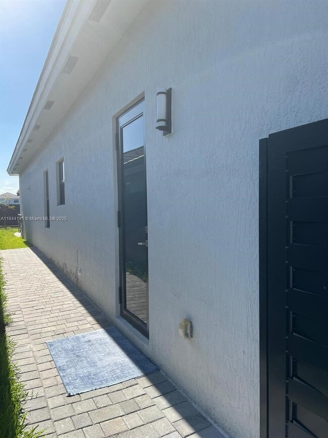 1840 SW 144th Ave in Miami, FL - Building Photo - Building Photo