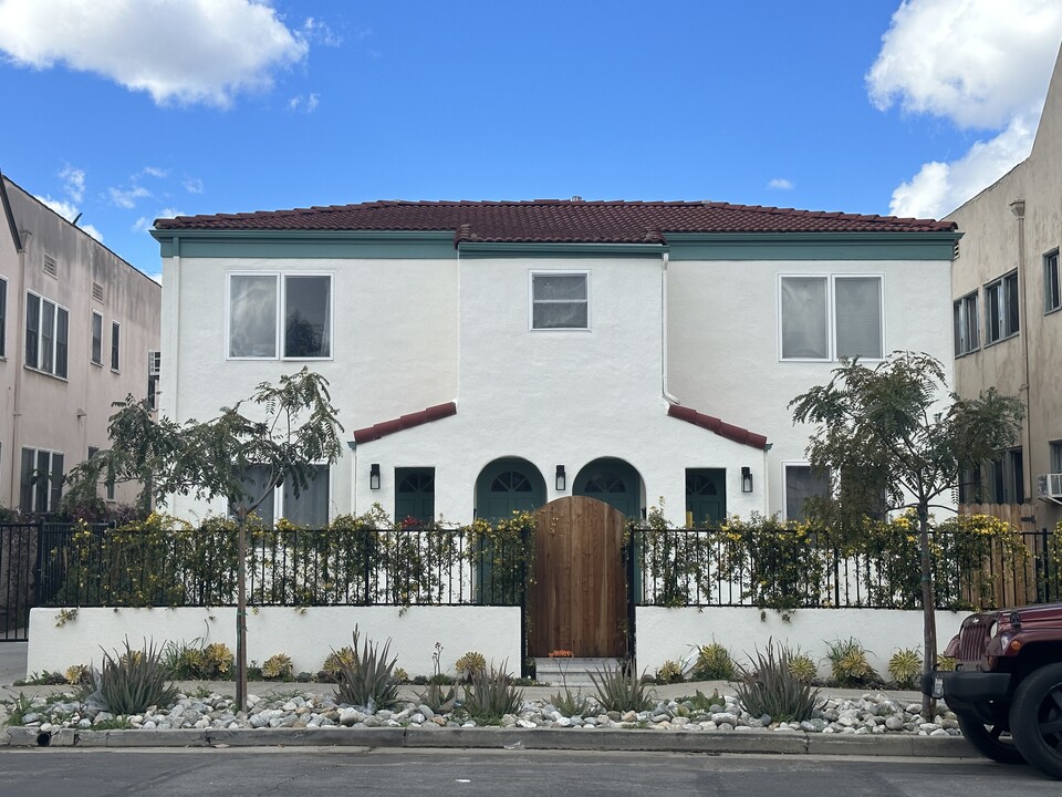 1339 S Bronson Ave in Los Angeles, CA - Building Photo