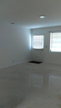 828 Prosperity Farms Rd in North Palm Beach, FL - Building Photo - Building Photo
