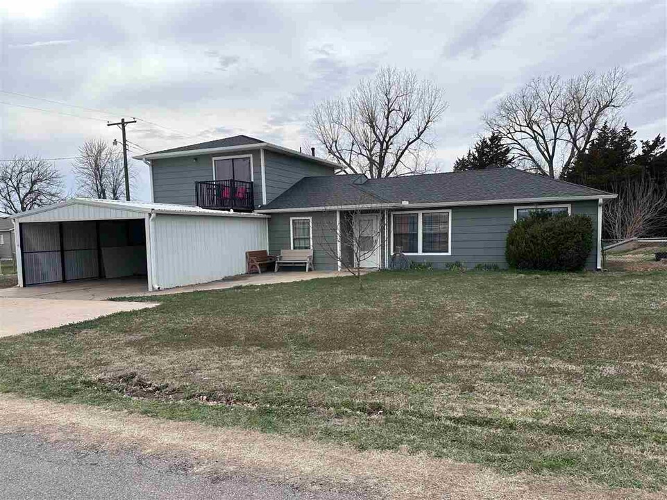 37 4th St in Elgin, OK - Foto de edificio