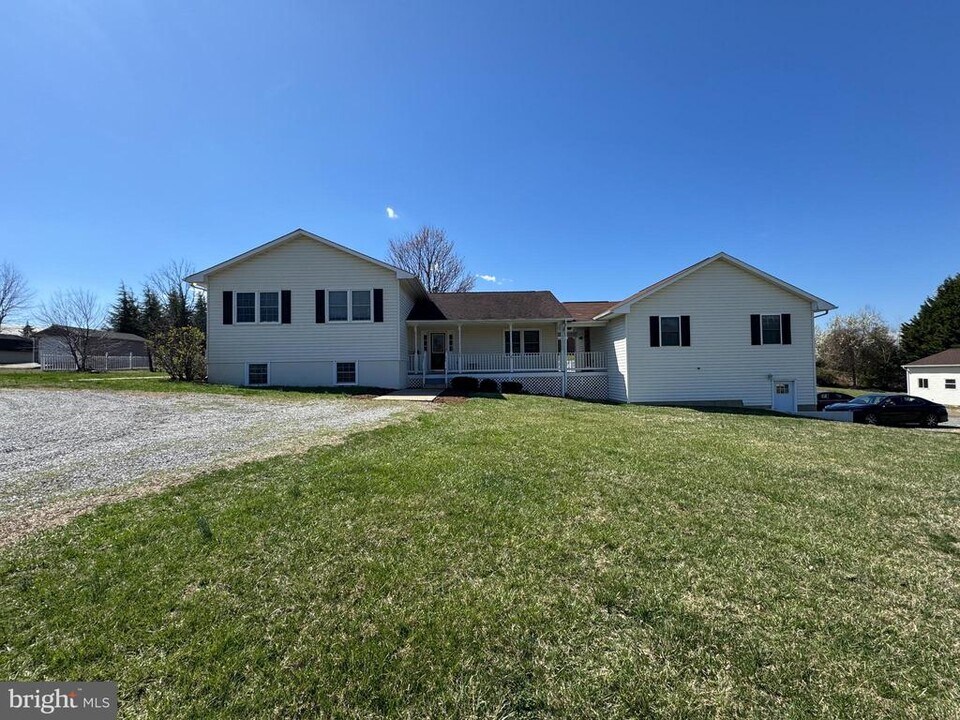 29 Miracle Valley Ln in Fredericksburg, VA - Building Photo