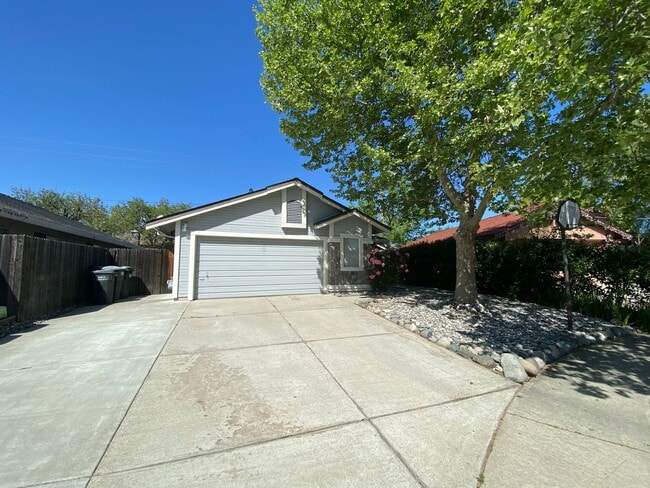 property at 8605 Willow Vista Ct