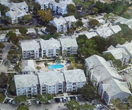 711 SW 111th Way in Pembroke Pines, FL - Building Photo - Building Photo