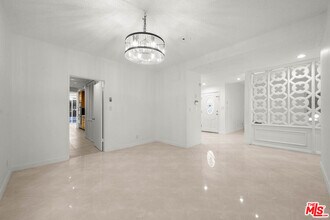 8704 Gregory Wy in Los Angeles, CA - Building Photo - Building Photo