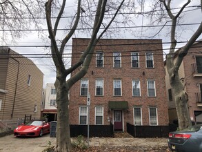 47 Washburn St in Jersey City, NJ - Foto de edificio - Building Photo